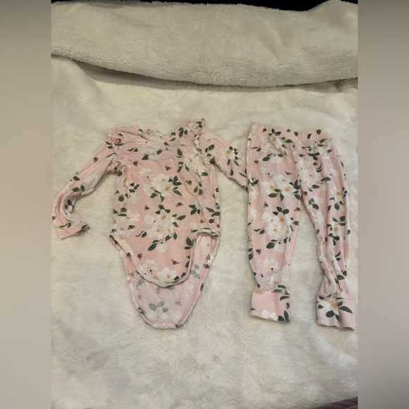 Angel Dear Other - 🌸5/$50🌸Pink Floral Baby Two-Piece Bodysuit & Pants Pajamas Set